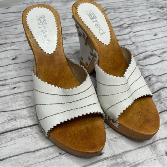 ECKO RED White Leather Wood Block Wedge Heels - Picture 2 of 7